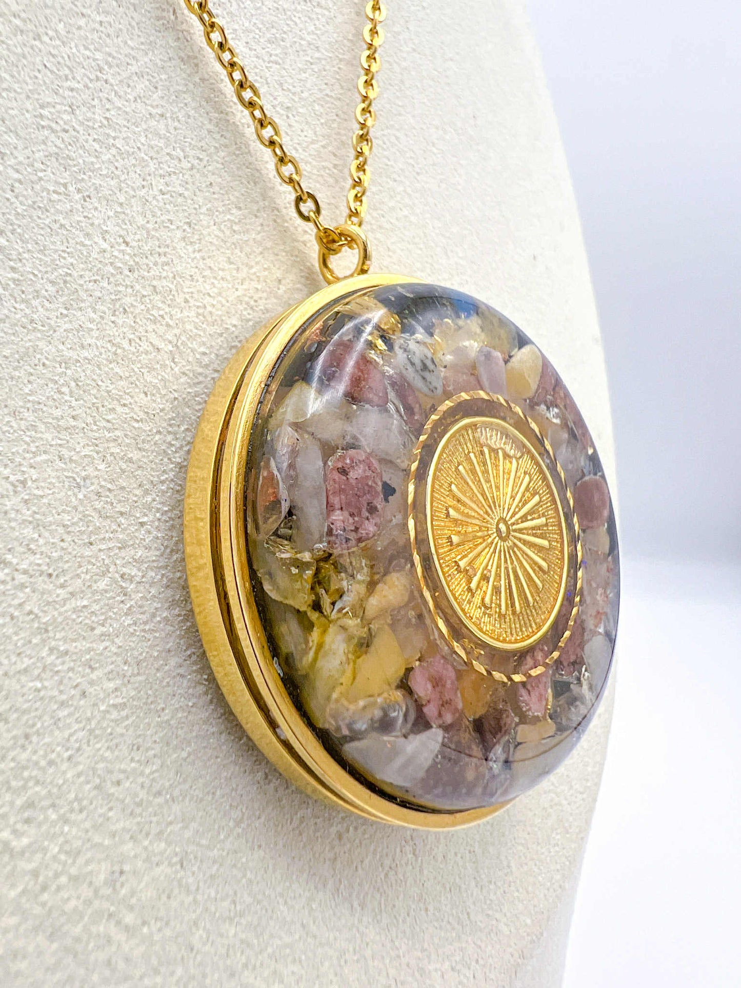 Pendentif Orgonite – Rhodonite, Tourmaline Multicolore, Cristal de Roche