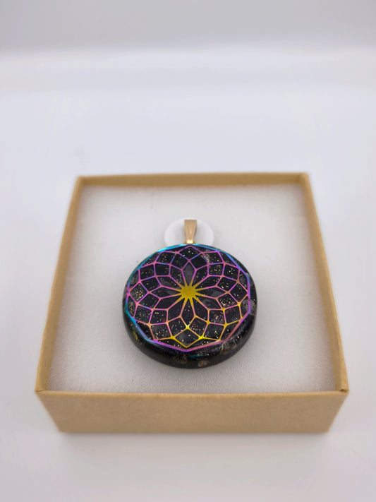 Orgonite Pendentif Protection : Lotus de vie, Cristal de roche.