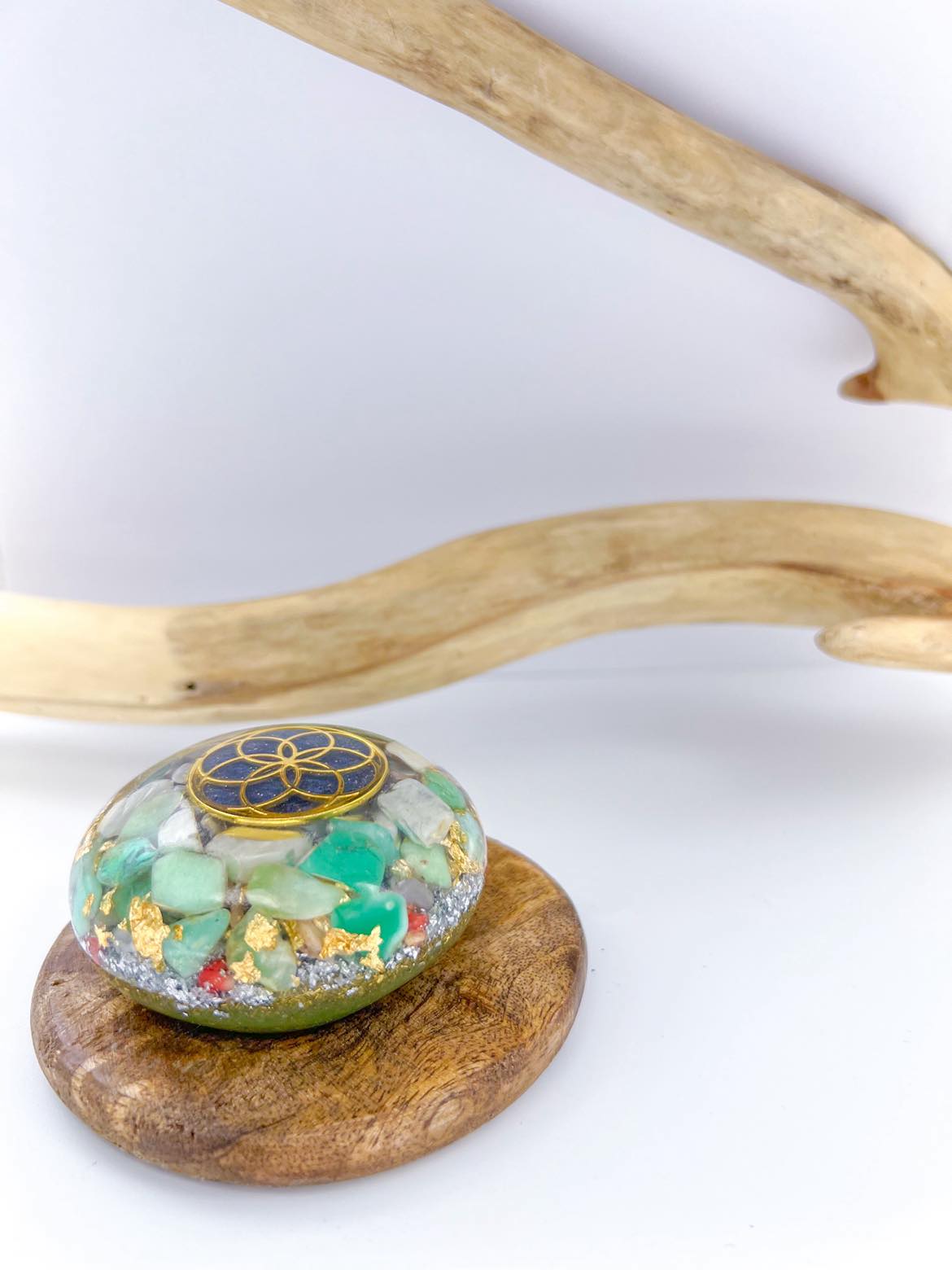Orgonite Pebble - Seed of life, Chrysoprase, Moonstone and Red Coral