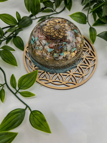 Orgonite Dome: Flower of Life, Turquoise, Labradorite, Sun Stone, Pyrite.