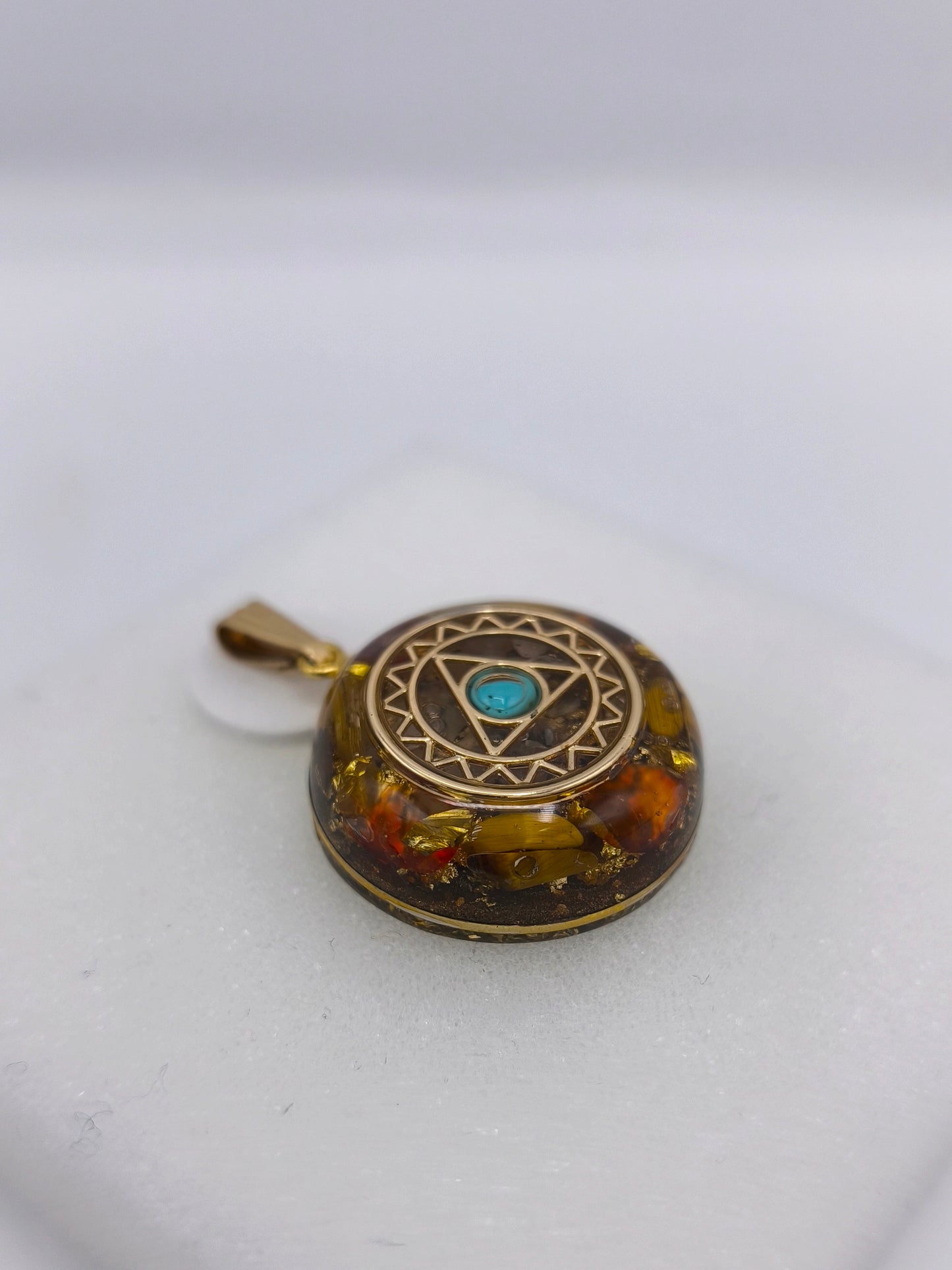 Pendentif Orgonite œil de tigre, Cornaline et Turquoise .