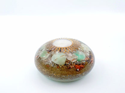 Orgonite Galet - Chrysoprase et Cristal de roche.