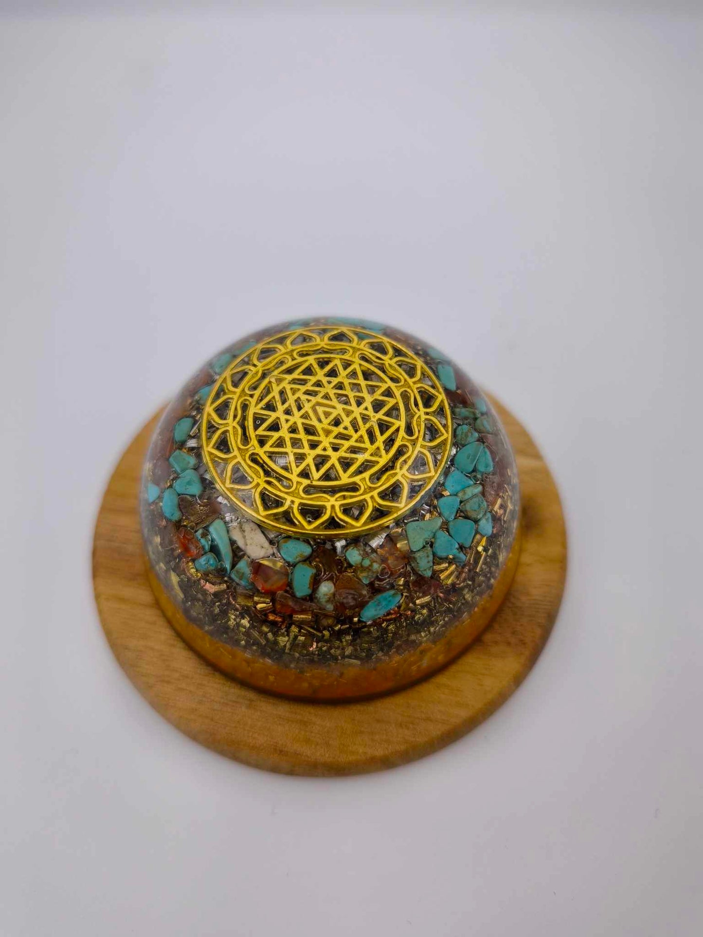 ORGONITE DÔME - TURQUOISE, CORNALINE.