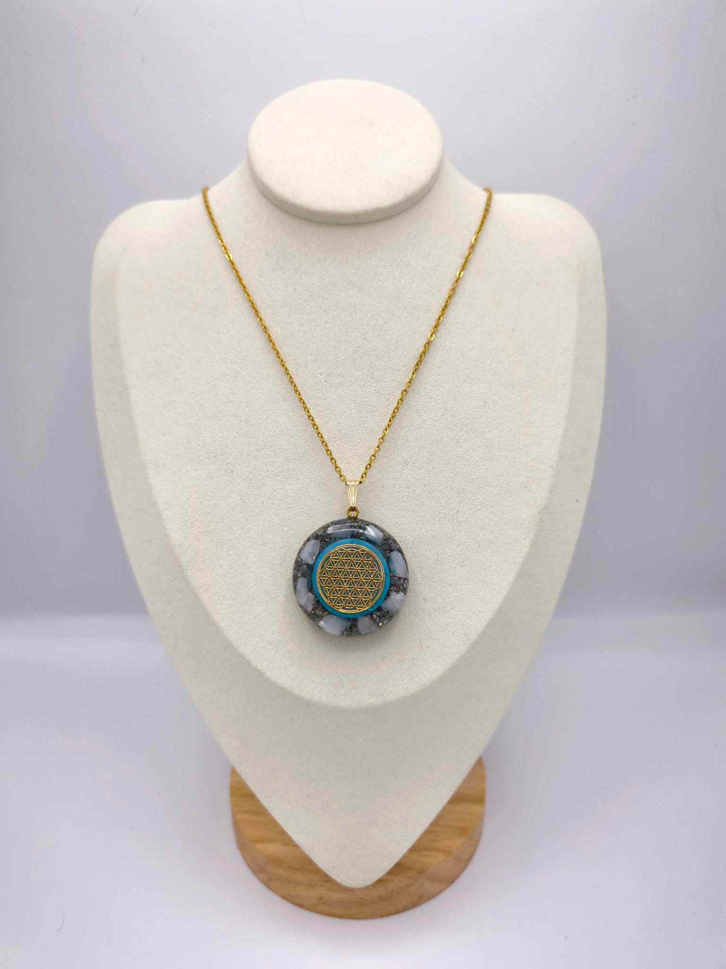 ORGONITE PENDENTIF - PIERRE DE LUNE ET PYRITE.