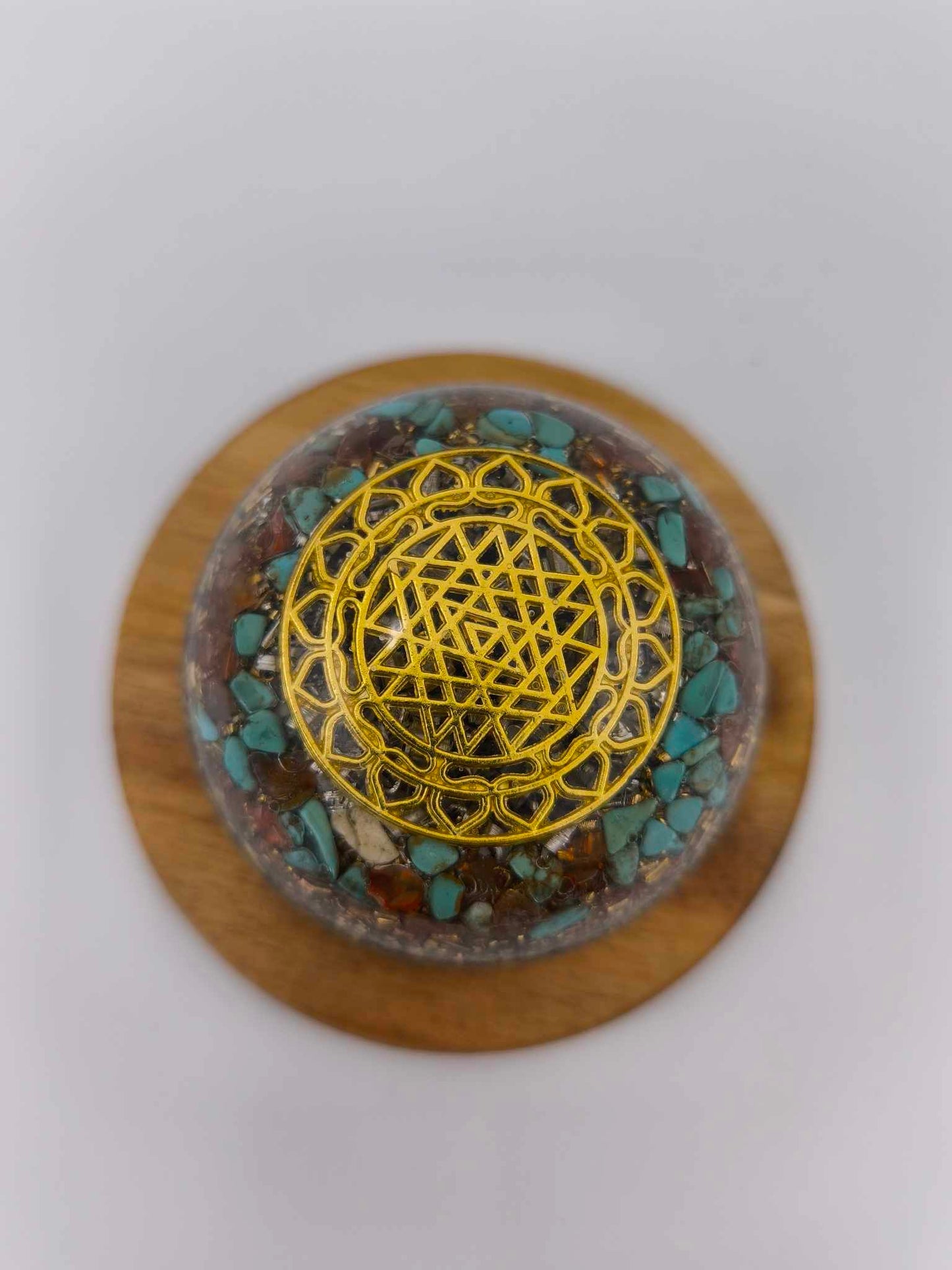 ORGONITE DÔME - TURQUOISE, CORNALINE.