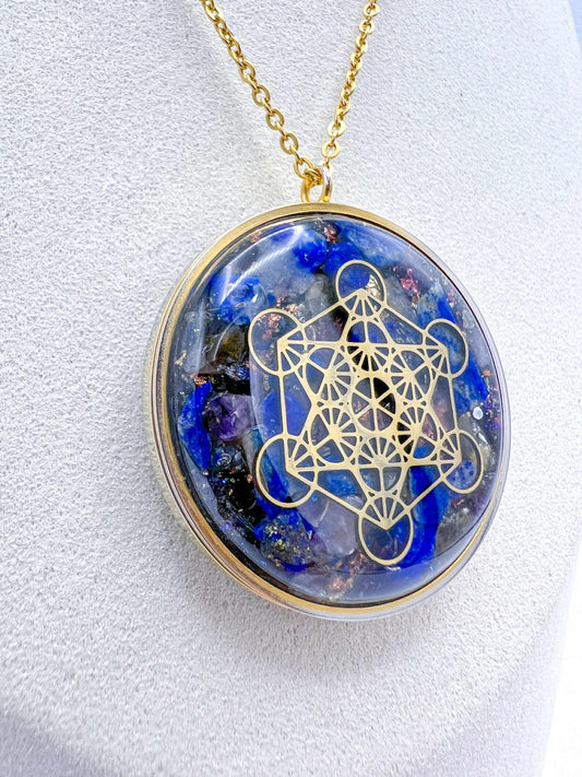 Pendentif Orgonite Métatron – Lapis-Lazuli, Pyrite, Cristal de Roche