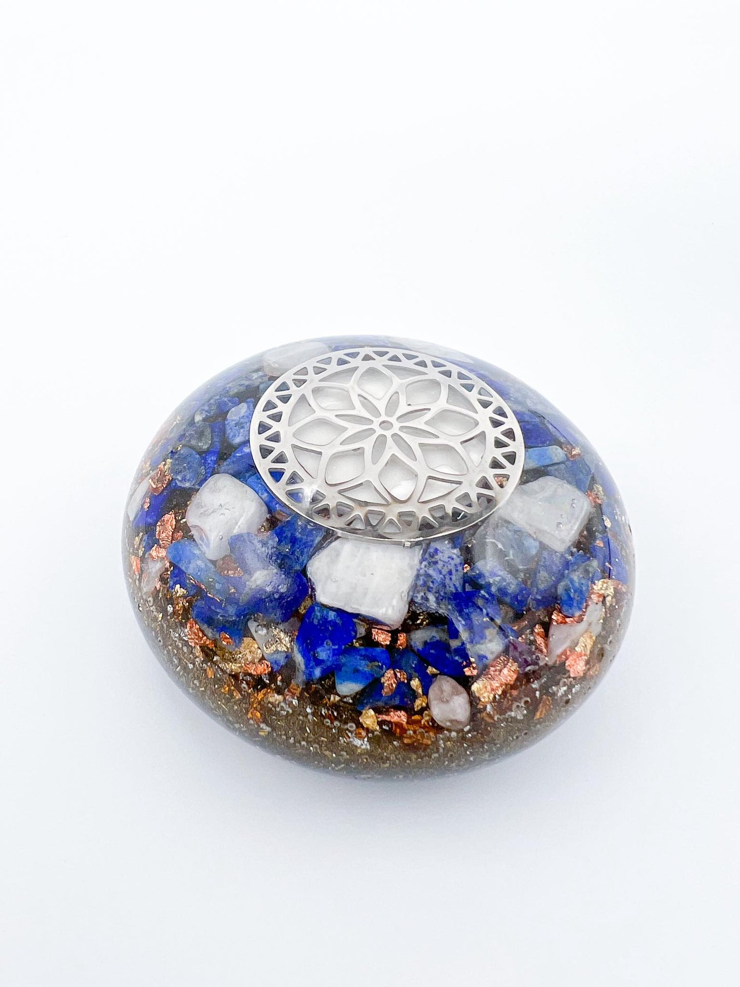 Orgonite Galet - Lapis Lazuli et Pierre de Lune.