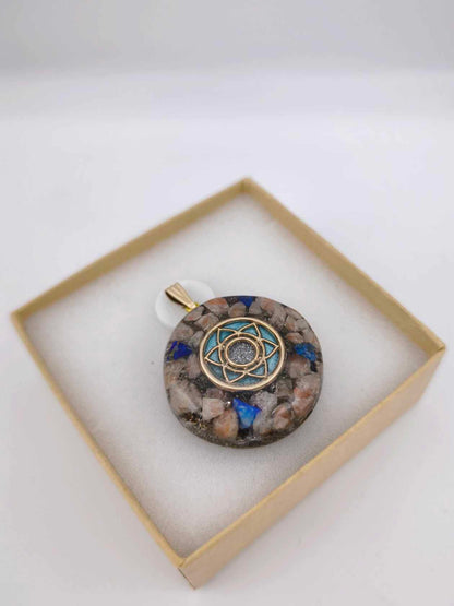 Orgonite Pendentif Protection : Pierre du Soleil, Lapis Lazuli.