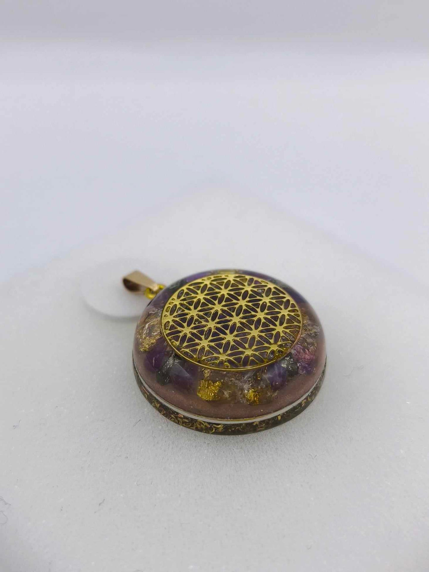 Pendentif Orgonite Pyrite, Citrine et Amethyste.