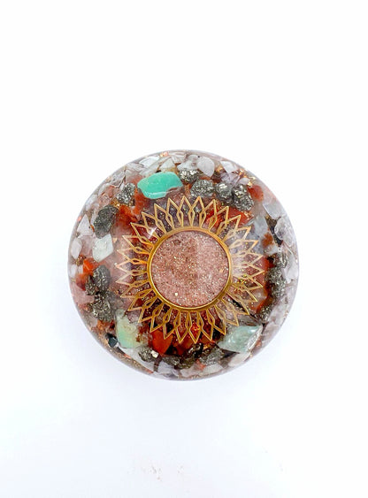 Orgonite Galet - Cornaline, Pierre de Lune, Chrysoprase, Pyrite.