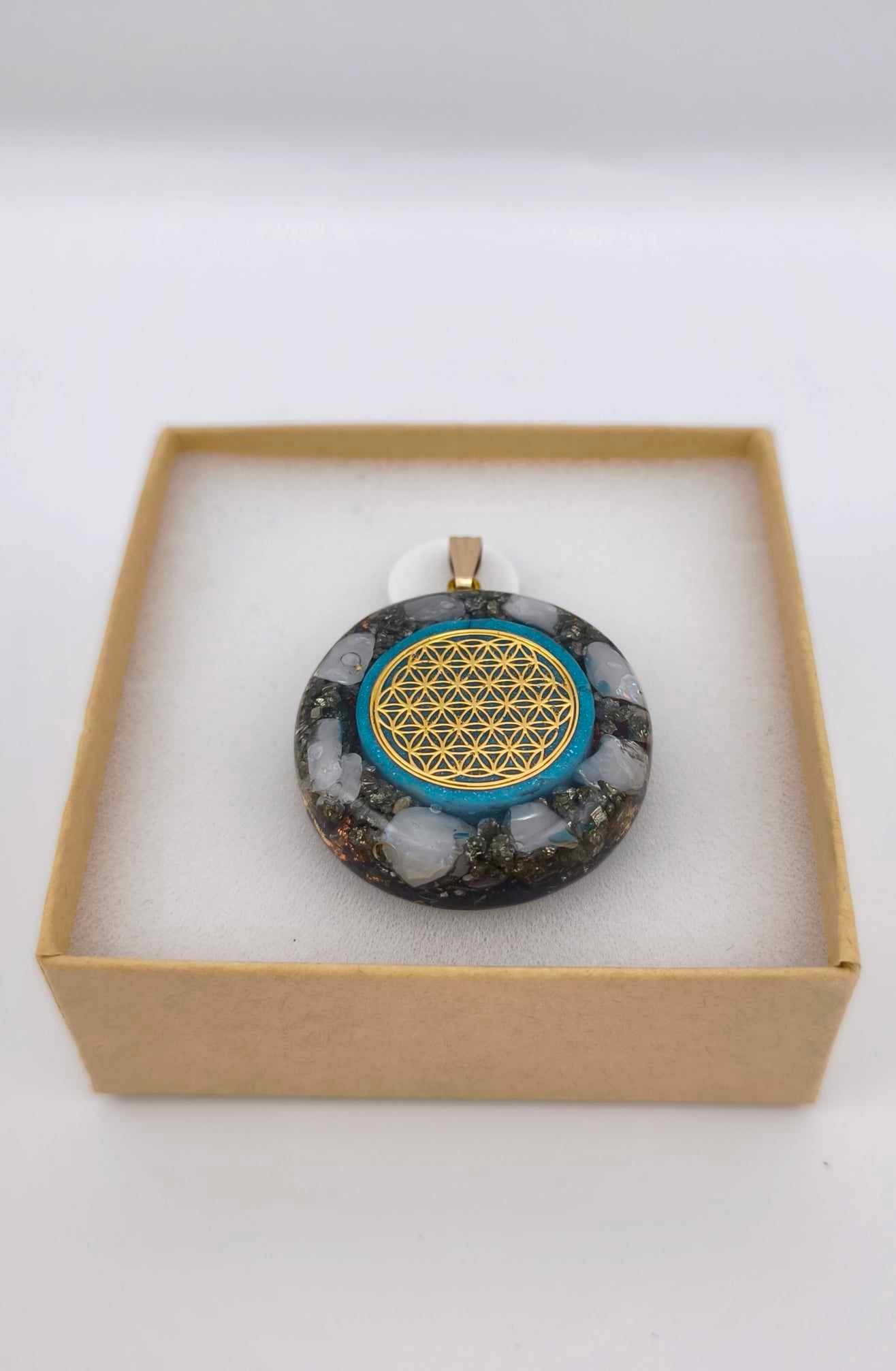 ORGONITE PENDENTIF - PIERRE DE LUNE ET PYRITE.