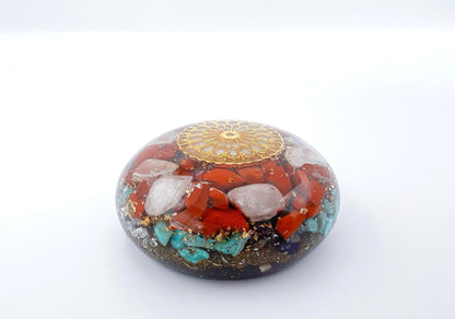 Orgonite Galet - Jaspe rouge, Pierre de Lune et Turquoise.